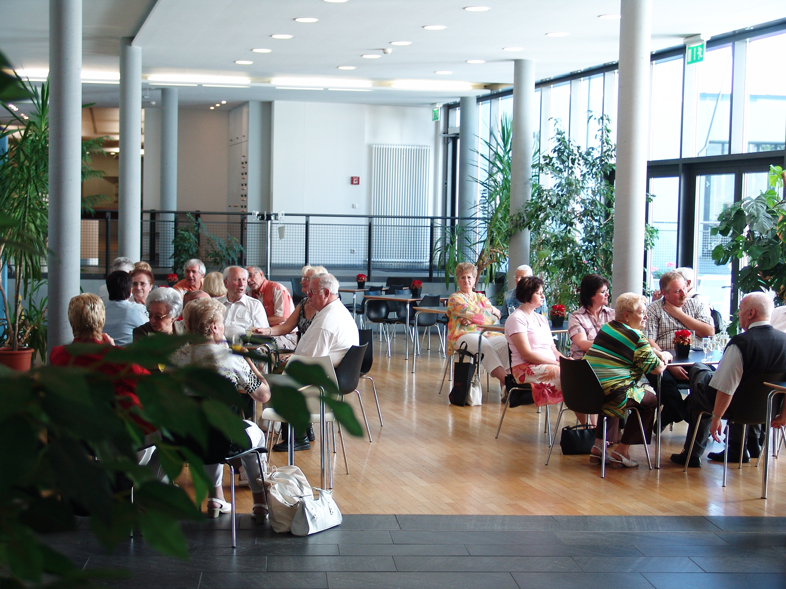   Aufenthaltsbereich des Parkcafés St. Irminen